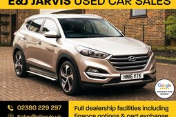 Hyundai Tucson 2.0 CRDi Premium SUV 5dr Diesel Auto 4WD Euro 6 (1 2016 White