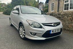 Hyundai i30 Comfort Fliesheck 2011 Silberfarben