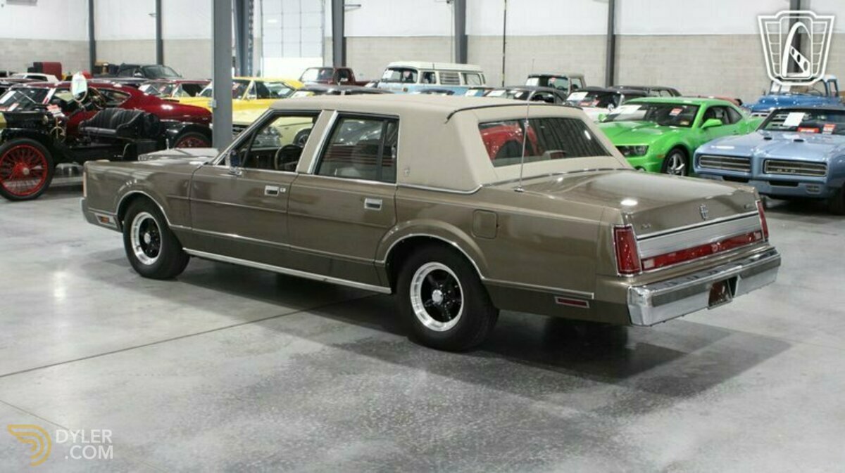 1989 Lincoln Town Car, foto 3