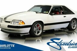 Ford Mustang LSX Restomod Fliesheck 1993 Weiss