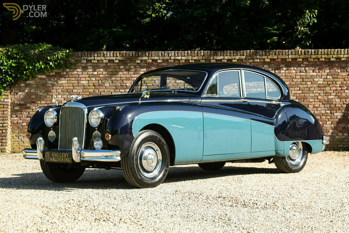 1961 Jaguar MK IX, foto 1