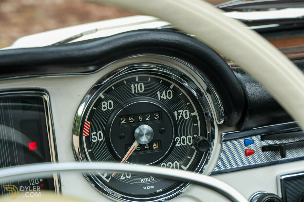 1971 Mercedes-Benz 280, foto 2