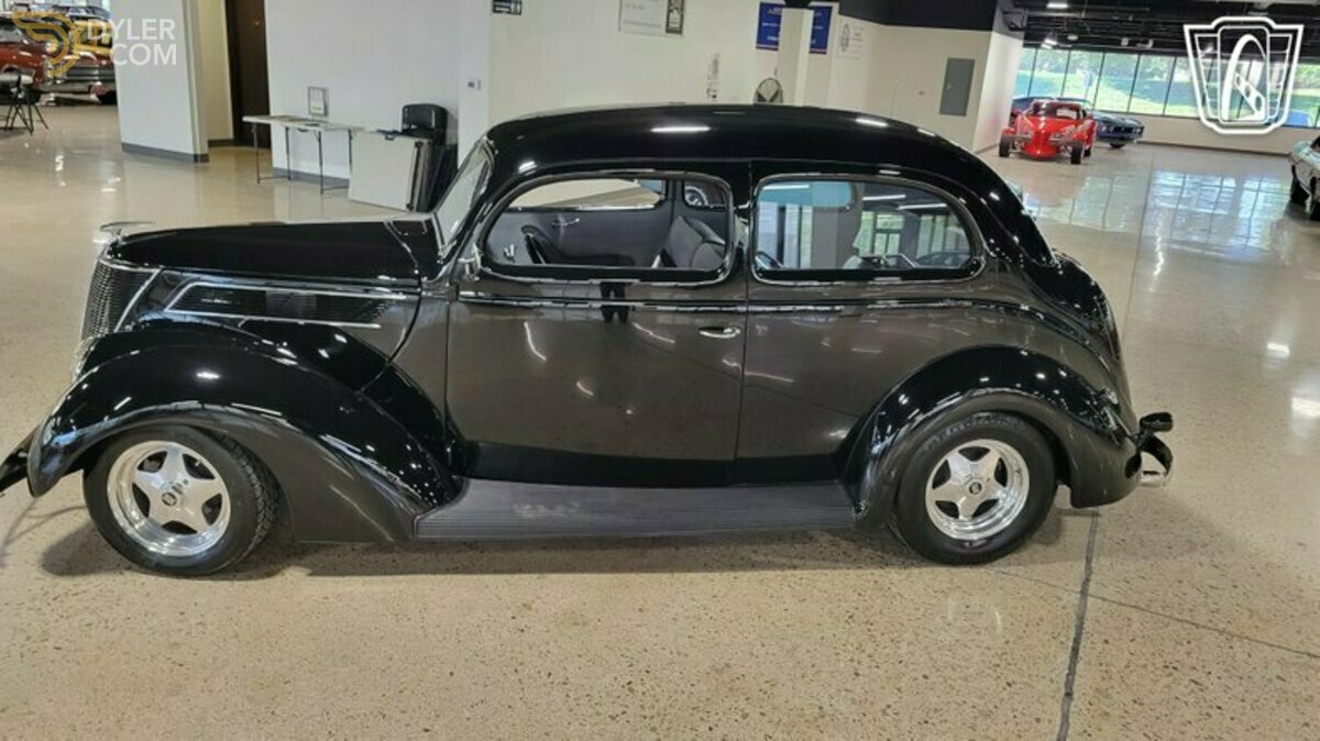 1937 Ford Sedan, foto 2