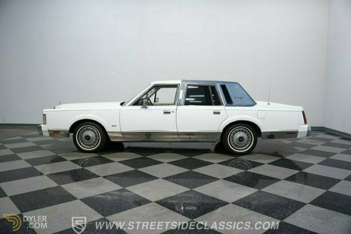 1985 Lincoln Town Car Signature Series, foto 8