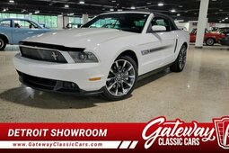 Ford Mustang Convertible Cabriolet / Roadster 2011 Bianco