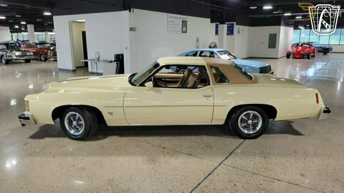 1976 Pontiac Grand Prix, foto 2