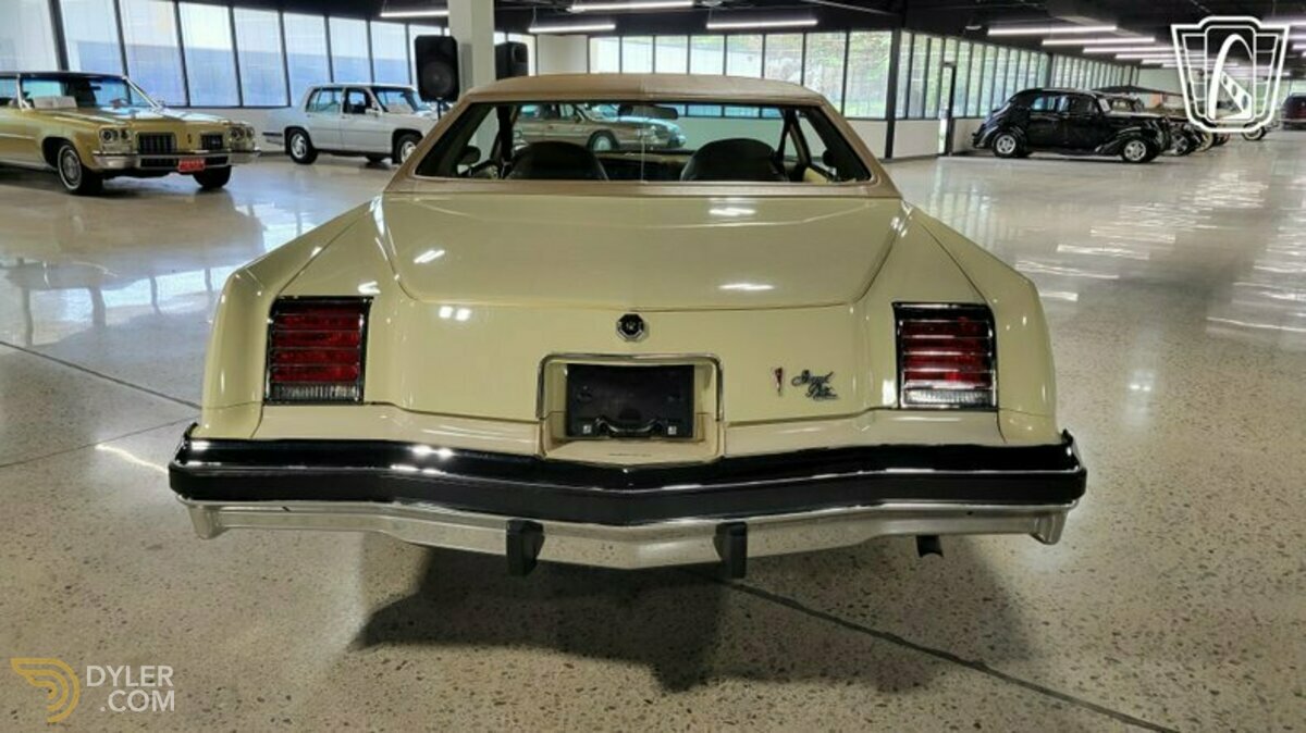1976 Pontiac Grand Prix, foto 3
