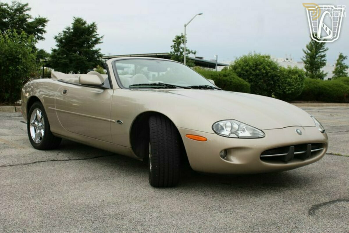 1999 Jaguar XK8, foto 2