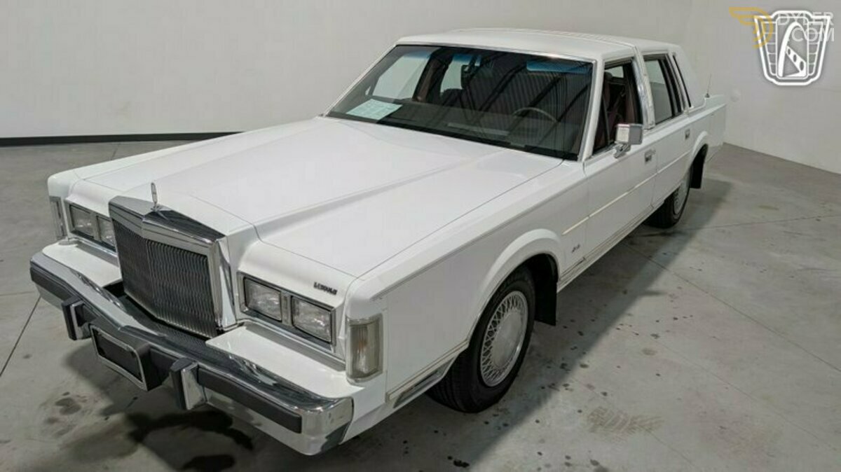 1988 Lincoln Town Car, foto 2