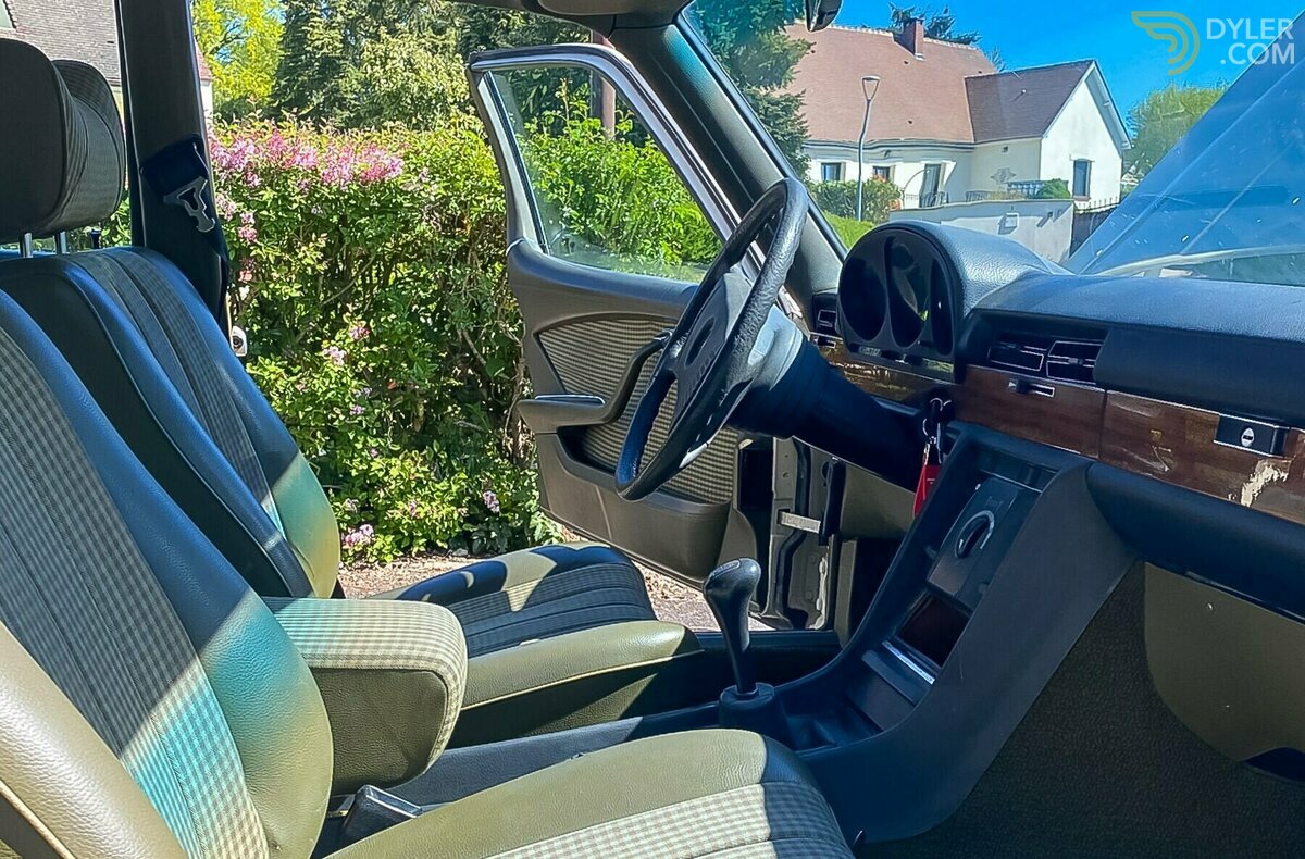 1977 Mercedes-Benz 280 SE W116, foto 3