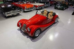 Morgan Plus 4 Cabriolet / Roadster 2026 Red