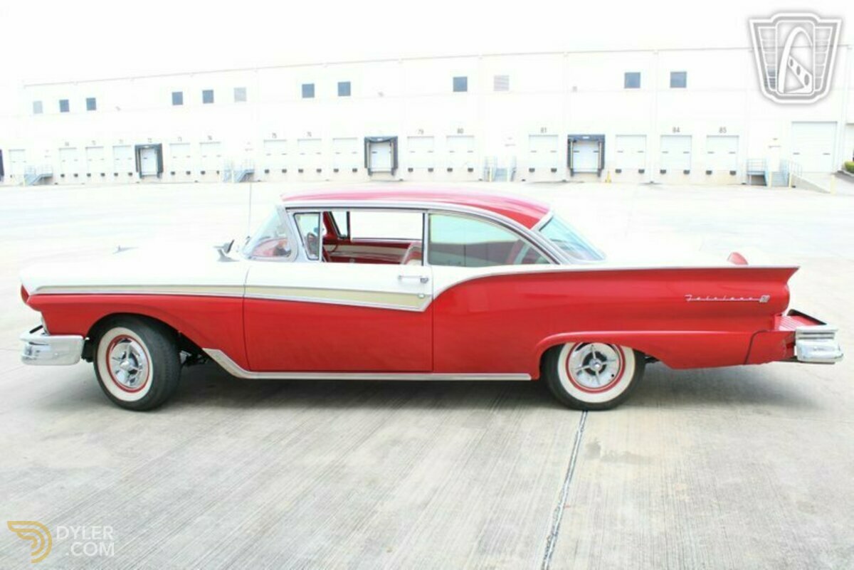 1957 Ford Fairlane, foto 2