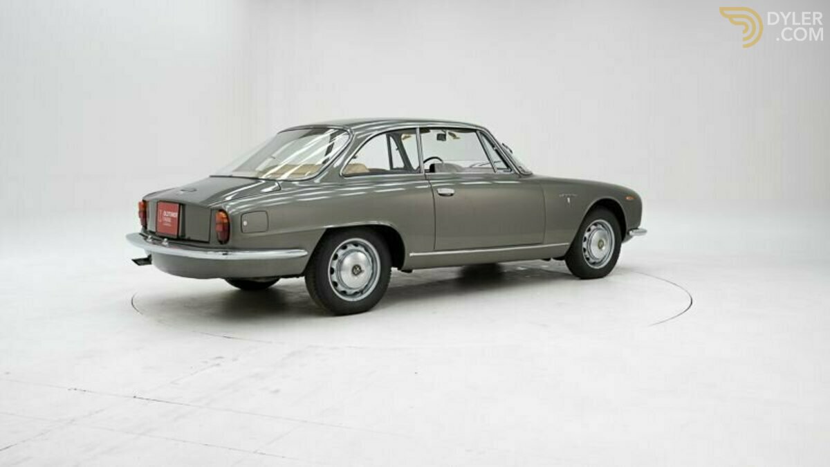 1961 Alfa Romeo 2000, foto 2