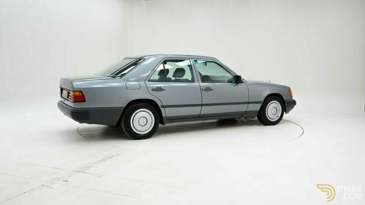 1988 Mercedes-Benz 230, foto 2