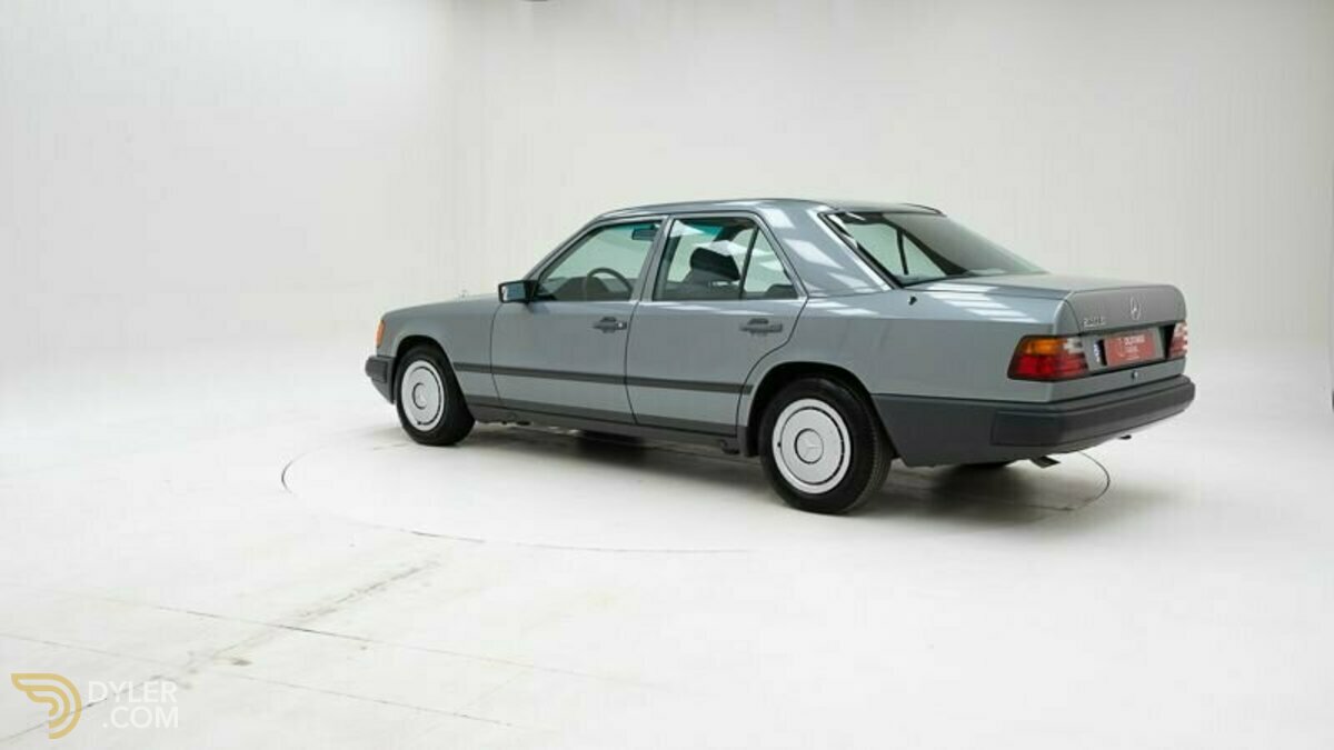1988 Mercedes-Benz 230, foto 4