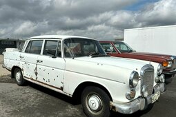 Mercedes-Benz 200 200 Sedán / Berlina 1966 Blanco