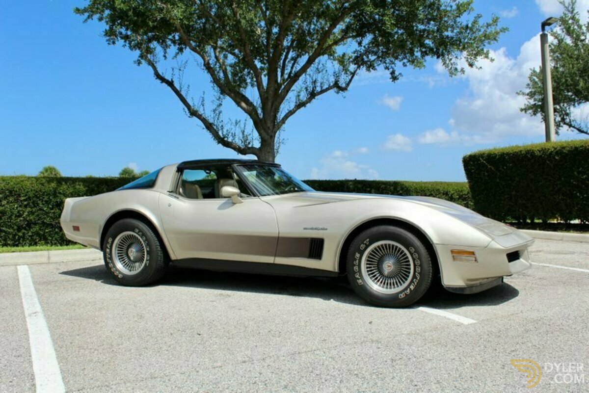 1982 Chevrolet Corvette 2dr Hatchback, foto 3