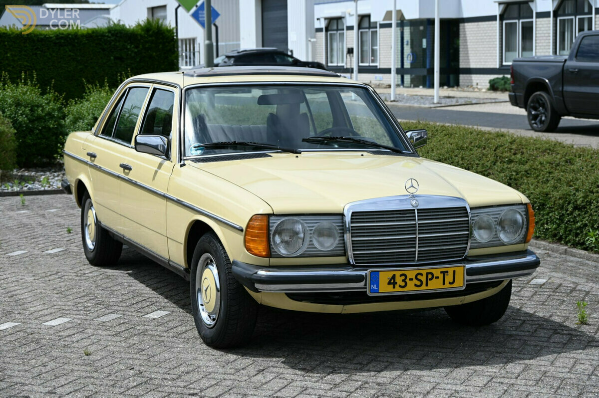 1978 Mercedes-Benz 240 Sedan, foto 2