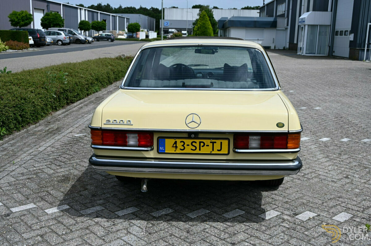 1978 Mercedes-Benz 240 Sedan, foto 7