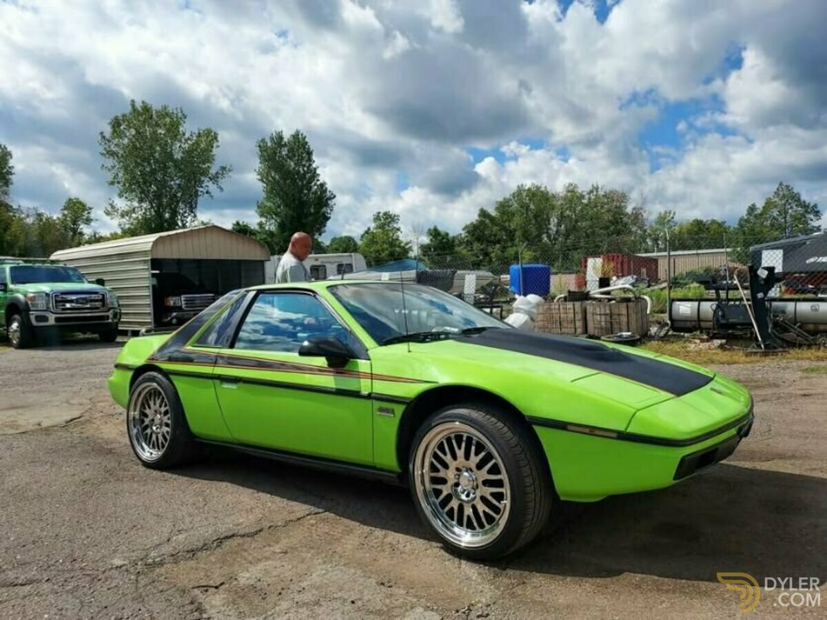 1984 Pontiac Fiero, foto 3
