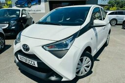 Toyota Aygo Connect 1.0 72 CV 5 porte Sedan / Saloon 2021 White