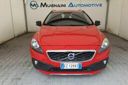 Volvo V40 Kinetic Sedan / Saloon 2015 Red