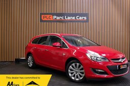 Vauxhall Astra SE Estate Car 2012 Red