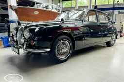 Jaguar XJ 340 Sedan / Saloon 1968 Green