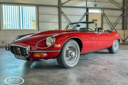 Jaguar XK Series III V12 Cabriolet / Roadster 1974 Red