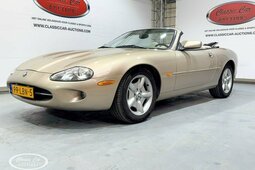 Jaguar XK8 - ONLINE AUCTION Cabriolet / Roadster 1998 Gold