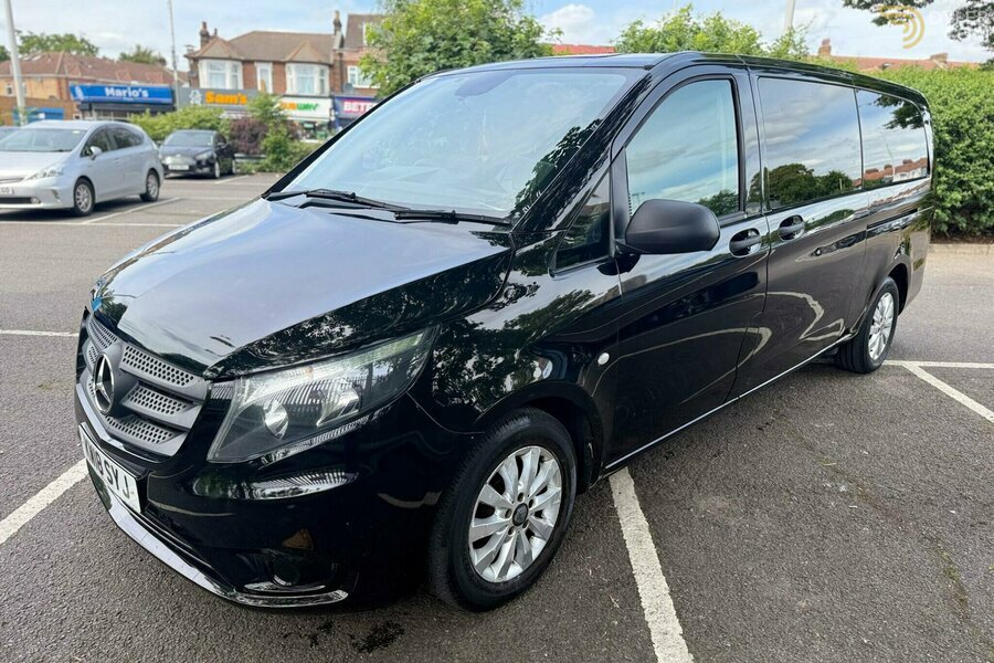 Mercedes-Benz Vito SELECT Tourer Double Cab 2018 Black