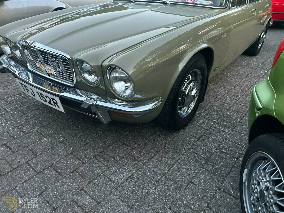 1977 Jaguar XJ 5.3 Series 2 XJ12 HE Saloon 4dr Petrol Automatic (, foto 2