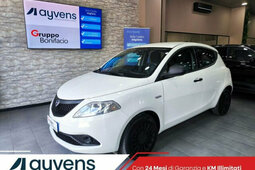 Lancia Ypsilon 1.0 FireFly 5 porte S&S Hybrid Ecochic Sedan / Saloon 2021 White