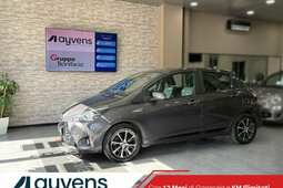 Toyota Yaris 1.5 Hybrid 5 porte Cool Sedan / Saloon 2018 Grey