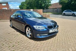 BMW 320i SE Coupe 2011 Blue