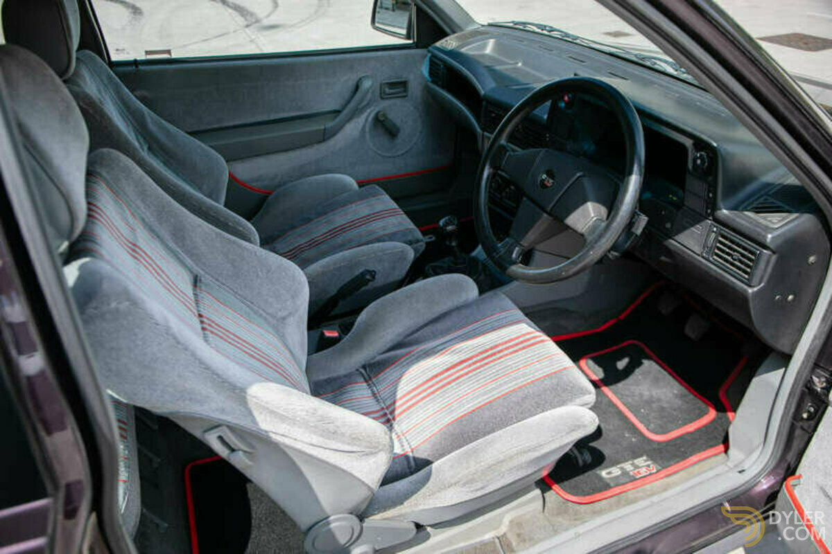 1988 Vauxhall Astra GTE, foto 2