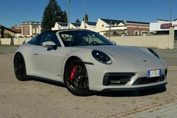 Porsche 911 Targa 4 GTS Cabriolet / Roadster 2022 Beige