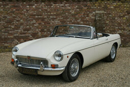 MG MGA Roadster Cabriolet / Roadster 1966 White