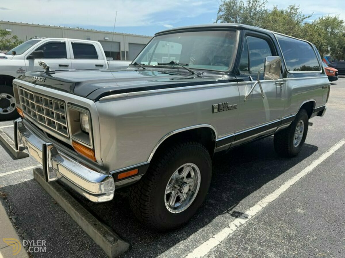 1983 Dodge Ramcharger Prospector 4x4, foto 3