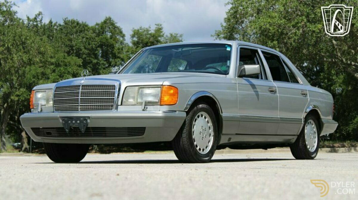 1990 Mercedes-Benz 300 SE, foto 1