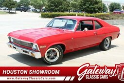 Chevrolet Nova Coupé 1972 Vermelho