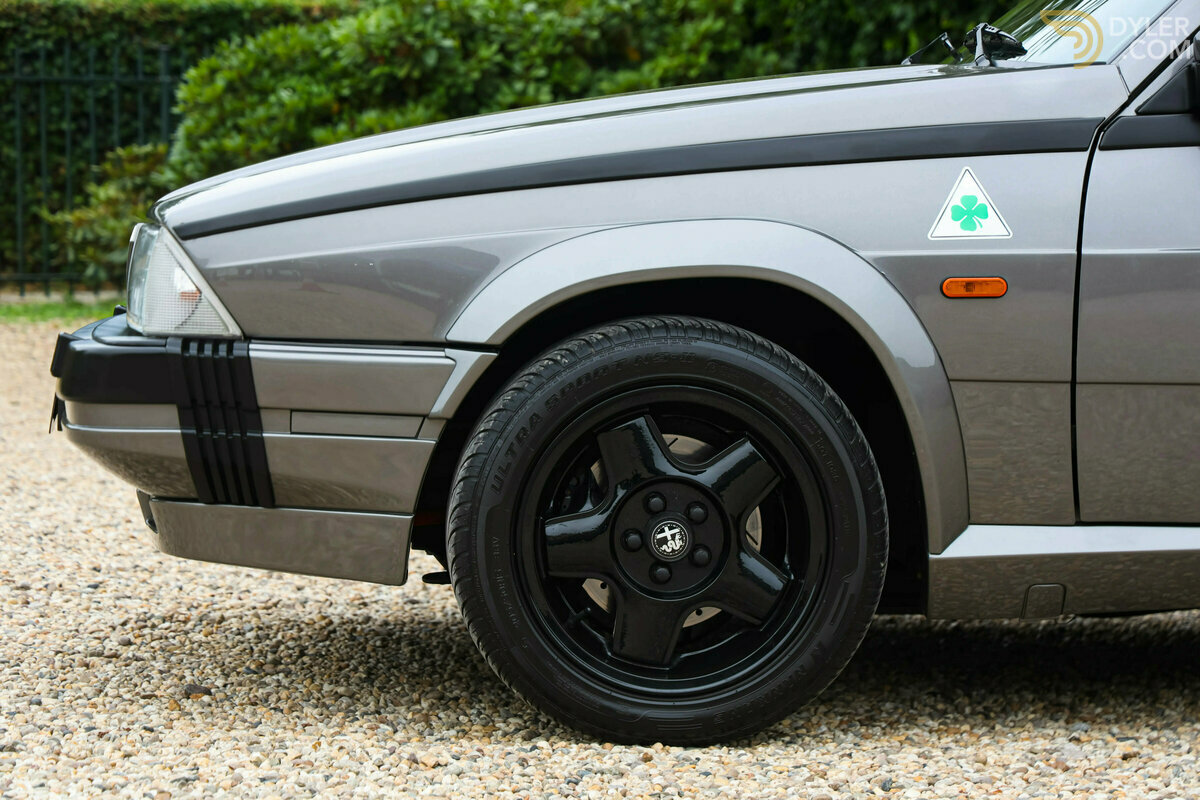 1988 Alfa Romeo 75 V6, foto 5