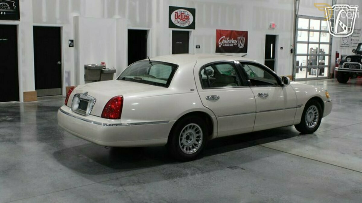 1999 Lincoln Town Car, foto 4