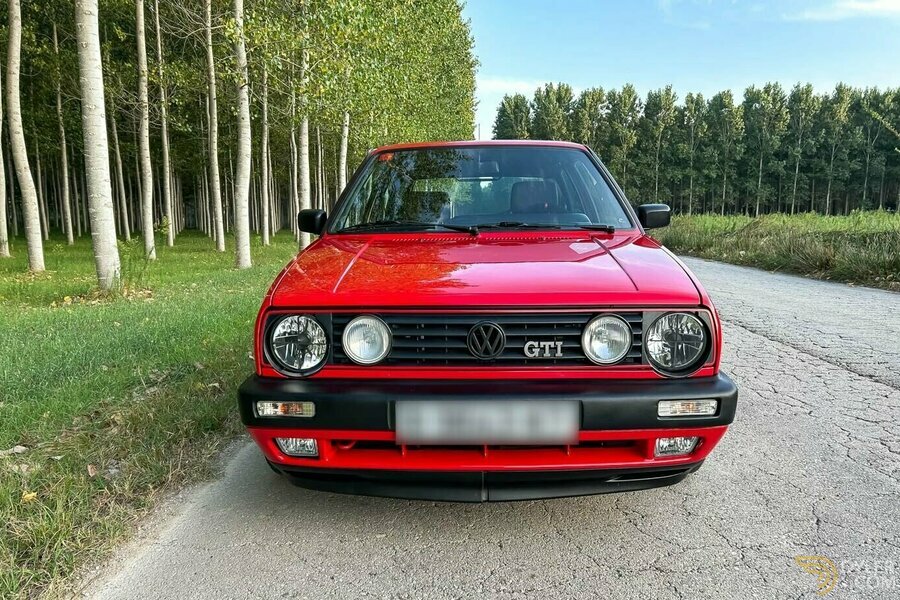 Volkswagen Golf 2 GTI Hatchback 1989 Red