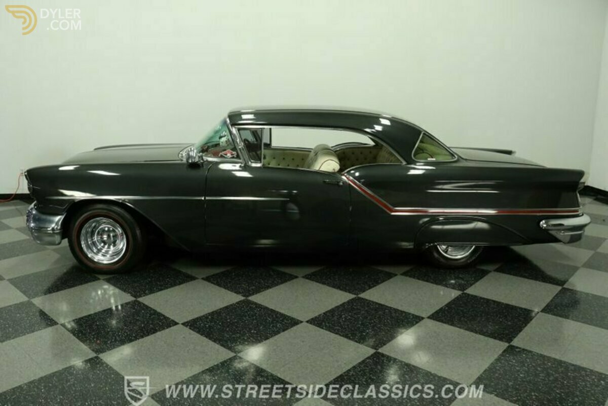 1957 Oldsmobile Super 88, foto 2