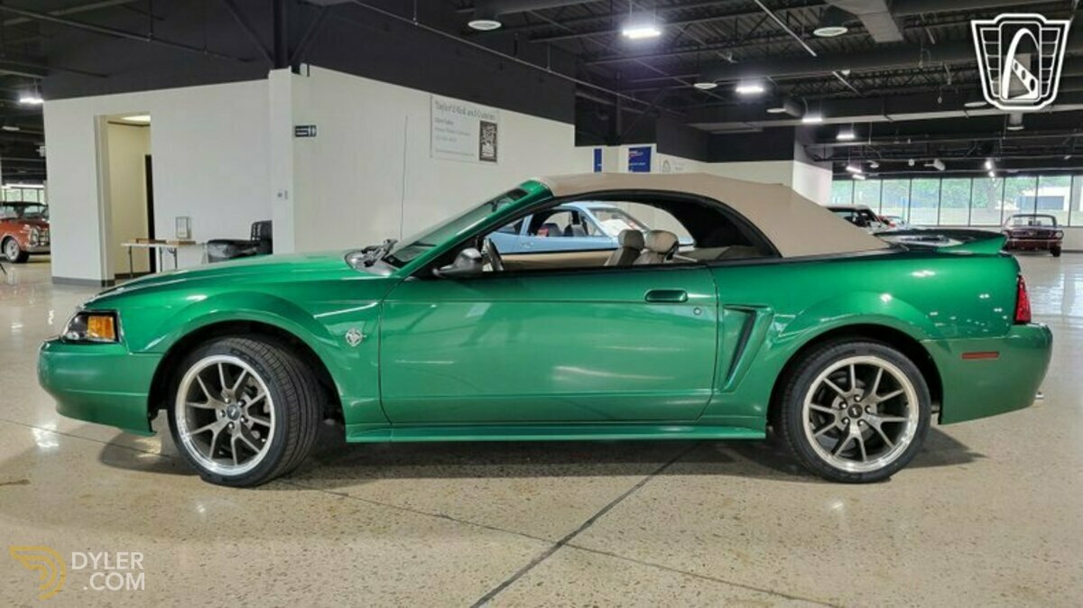 1999 Ford Mustang GT, foto 2