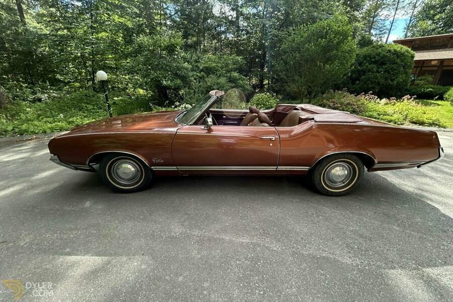Oldsmobile Cutlass Supreme Cabriolet / Roadster 1971 Brown
