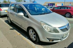 Vauxhall Corsa SXi Berlina compatta 2008 Argento
