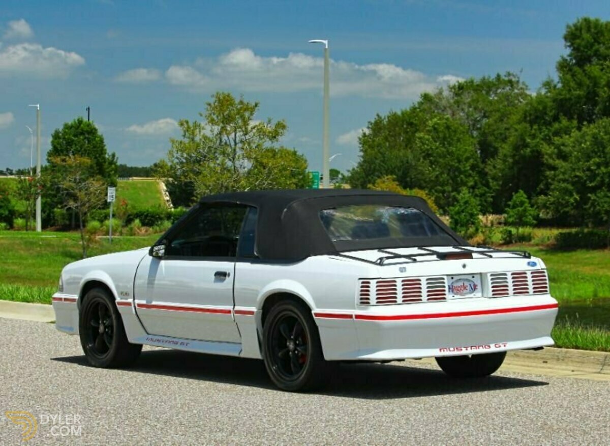 1987 Ford Mustang GT, foto 2