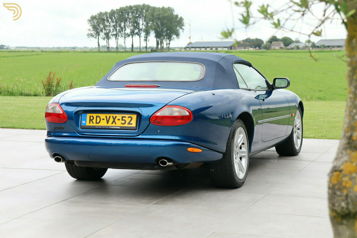 1997 Jaguar XK8 Convertible, foto 2